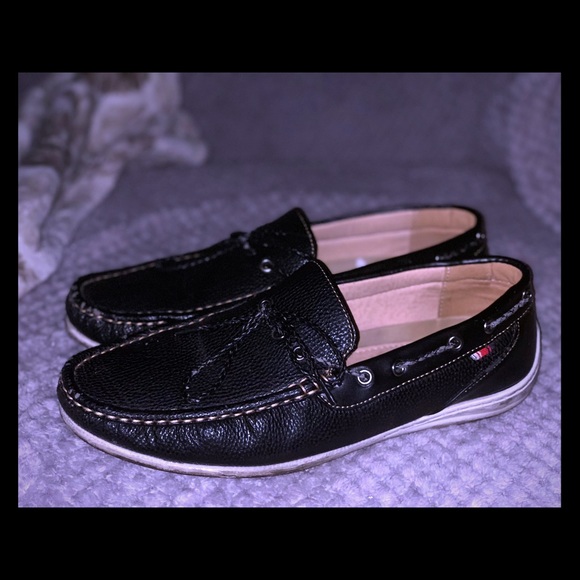 Black slippers